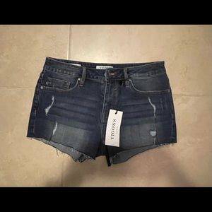 NWT Vigoss Marley jean shorts size 28